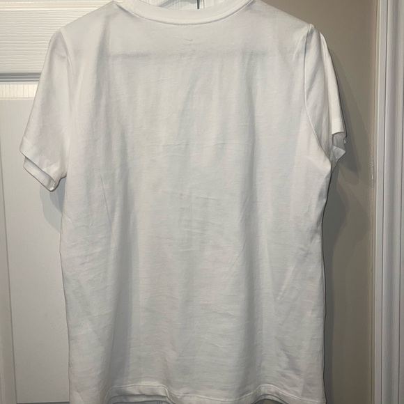 Women’s Nike t-shirt size medium - Picture 3 of 4